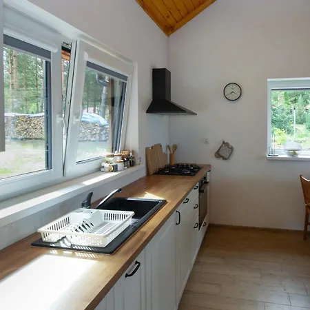 Siedlisko Radogoszcz, Jacuzzi ,sauna بيت للعطل